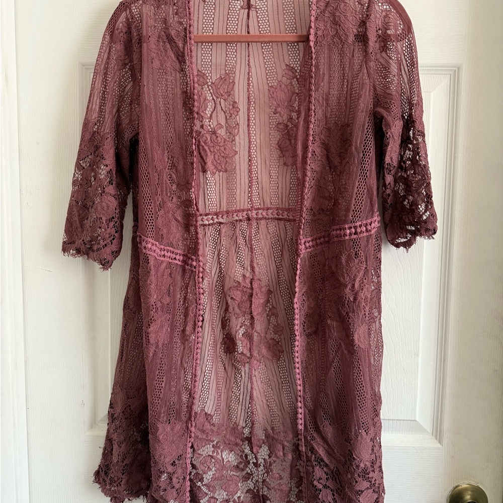 Elegant Lace Kimono in Mauve